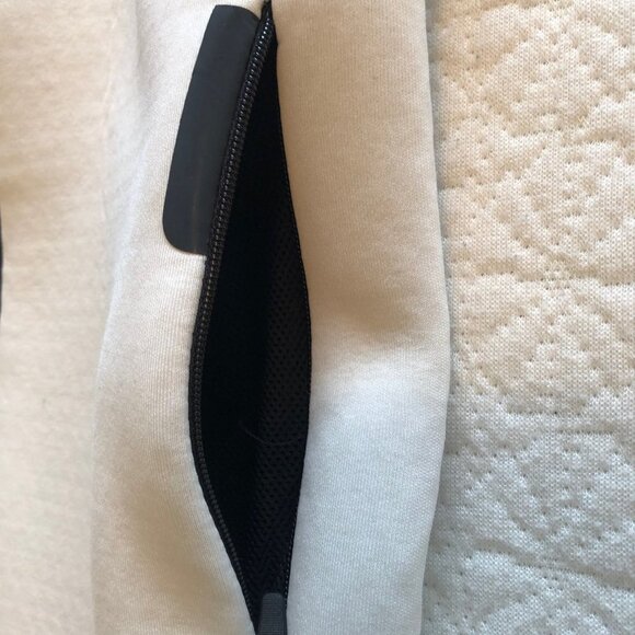 NIKE WOMEN  THERMA-FIT SPHERE OFF WHITE VEST 718910-151 sz XSmall, - Picture 4 of 9